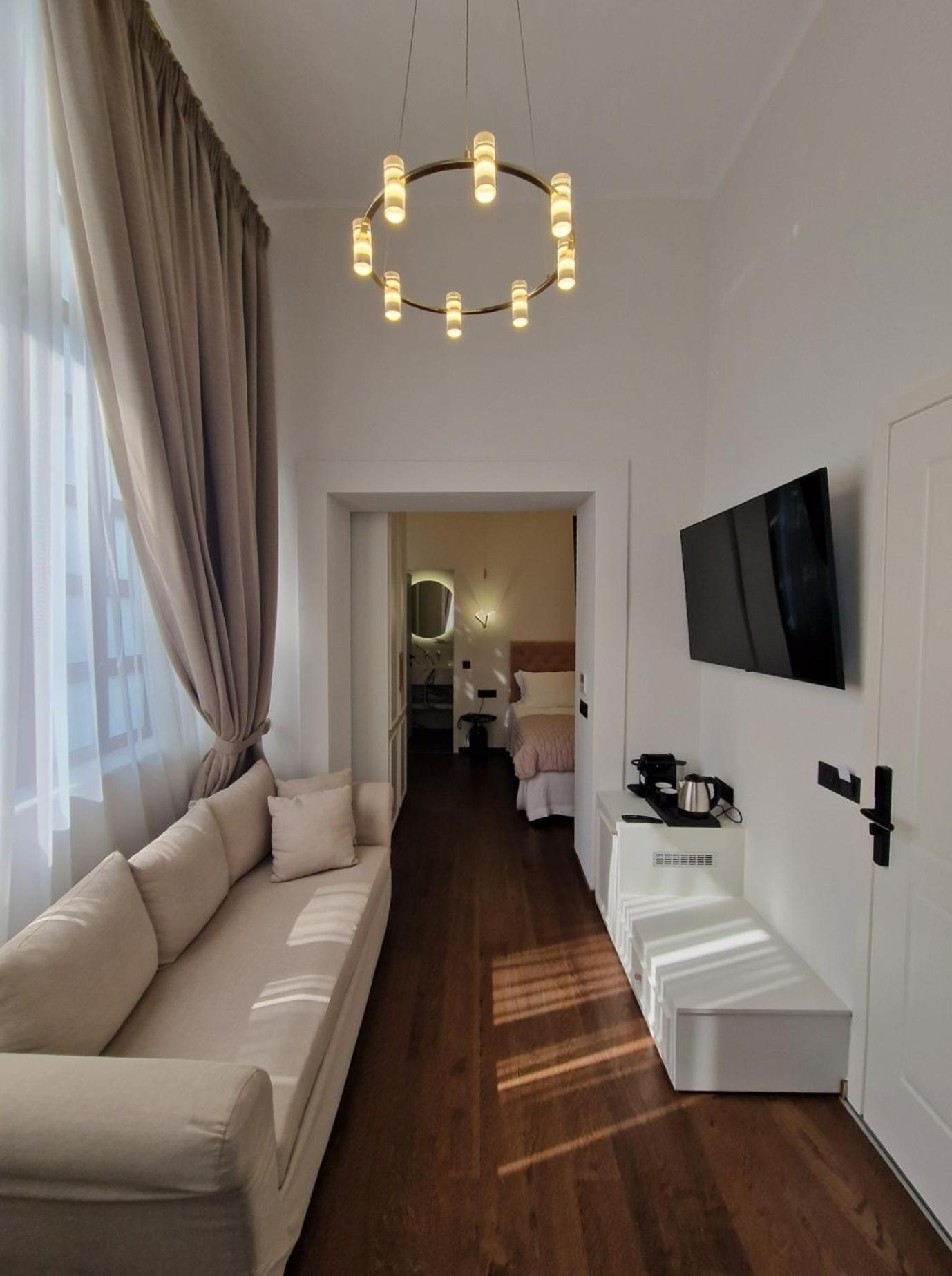 Jensen Luxury Suites Rhodes City エクステリア 写真